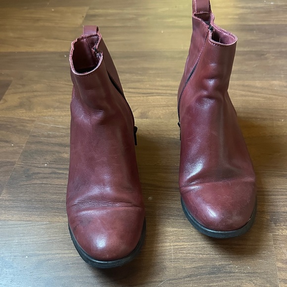 onako Shoes - Elegant Maroon Ankle Booties